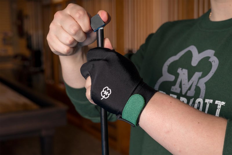 McDermott Billiard Pool Cue Glove - for Left Hand (Right-Handed Player) (Black, Medium) - Image 4