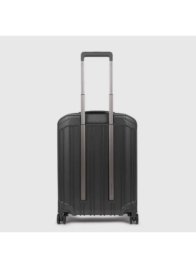 بيكوادرو حقيبة سفر Piquadro BV4425PQL للمقصورة مقاس 20 بوصة | حقيبة كابينة بهيكل صلب من البولي كربونيت (PC) مع قفل TSA، منفذ USB-C، و4 عجلات مزدوجة دوارة