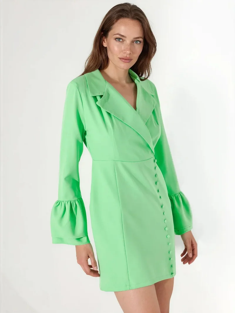 جينيفر Fitted Mini Dress With V-neck And Buttons