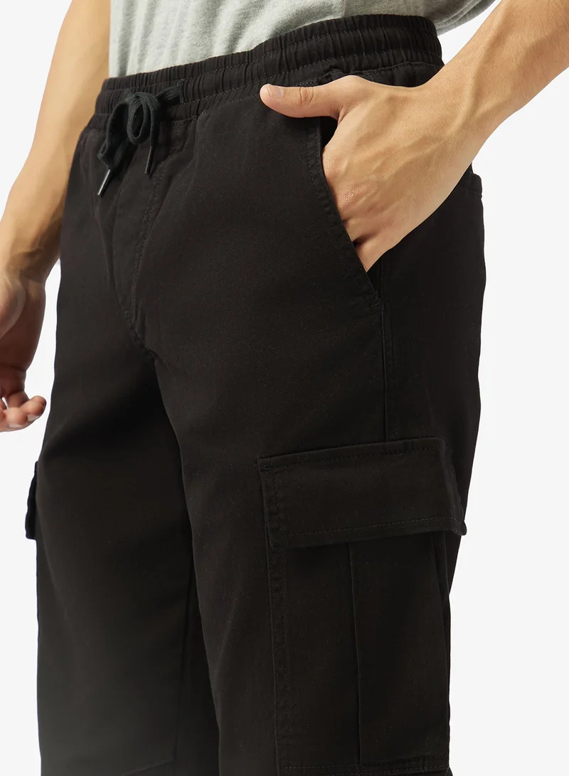 JACK & JONES Black Casual Dylan Cuffed Cargo Pants for Men | Best Price UAE