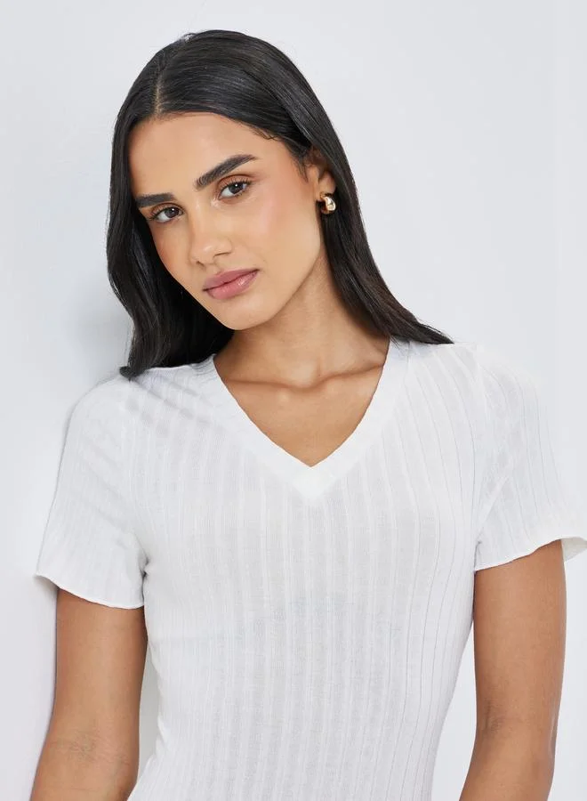 Styli Styli White Ribbed V Neck Bodysuit