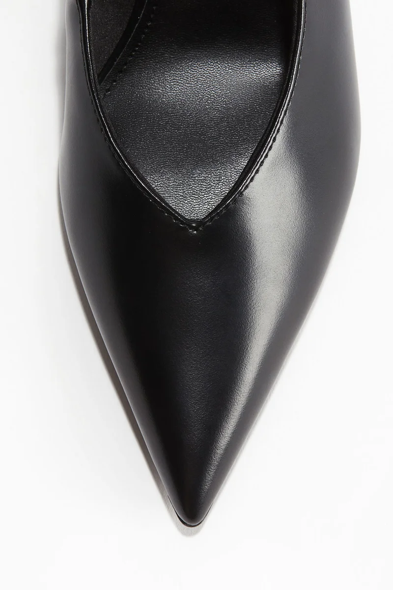اتش اند ام Pointed Court Shoes