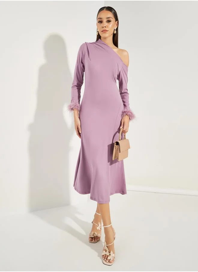 Styli Asymmetric Neck Midi Dress with Faux Fur Detail