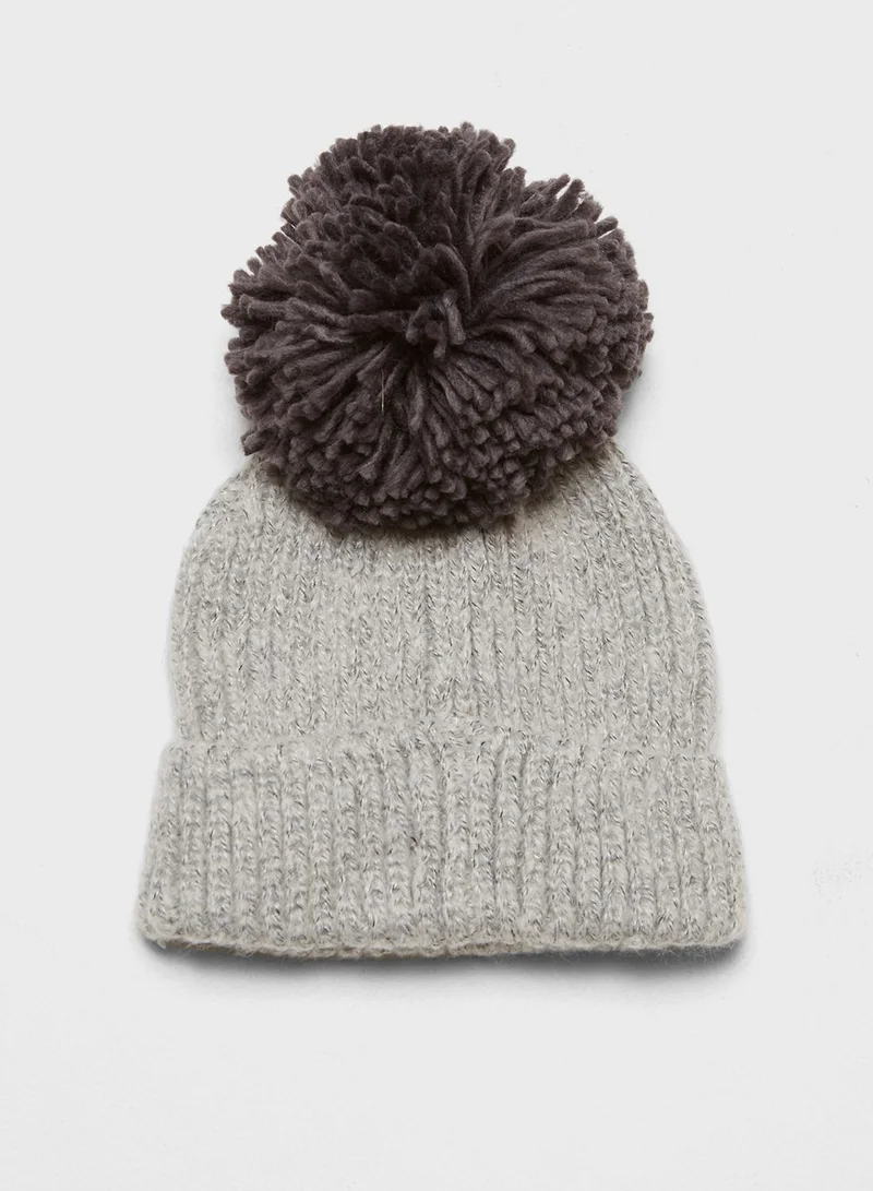 TOPSHOP Big Knit Pompom Beanie Hat