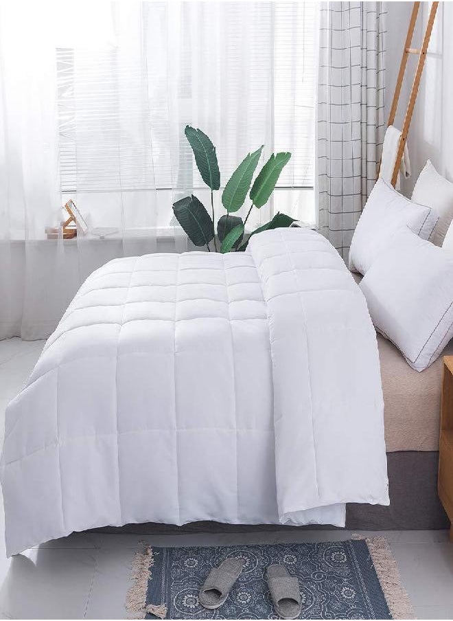 Utopia Bedding - Utopia Bedding Duvet Cover Queen Size Set - 1 Duvet Cover with 2 Pillow Shams - 3 Pieces Comforter Cover with Zipper Closure - Ultra Soft Brushed Microfiber, 90 X 90 Inches (Queen, Burgundy) - Image 1