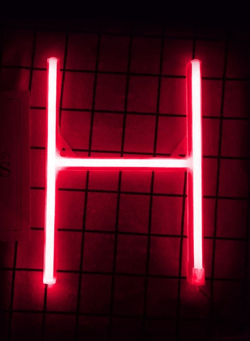 سلة حرف بإضاءة النيون باللون الأحمر الدافىء – H - Image 1
