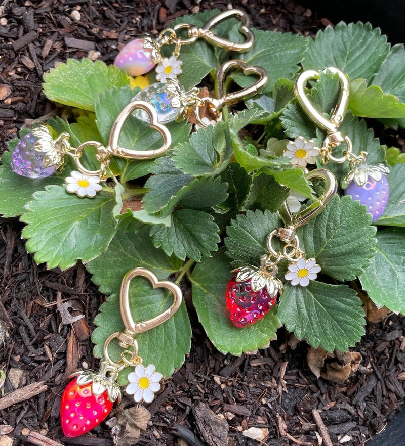 Agromusk Cute Strawberry Keychain,Bag Charms,Kawaii Heart Flower Daisy Key chains Accessories Decor for Girls Purse Gift (Red) - Image 5