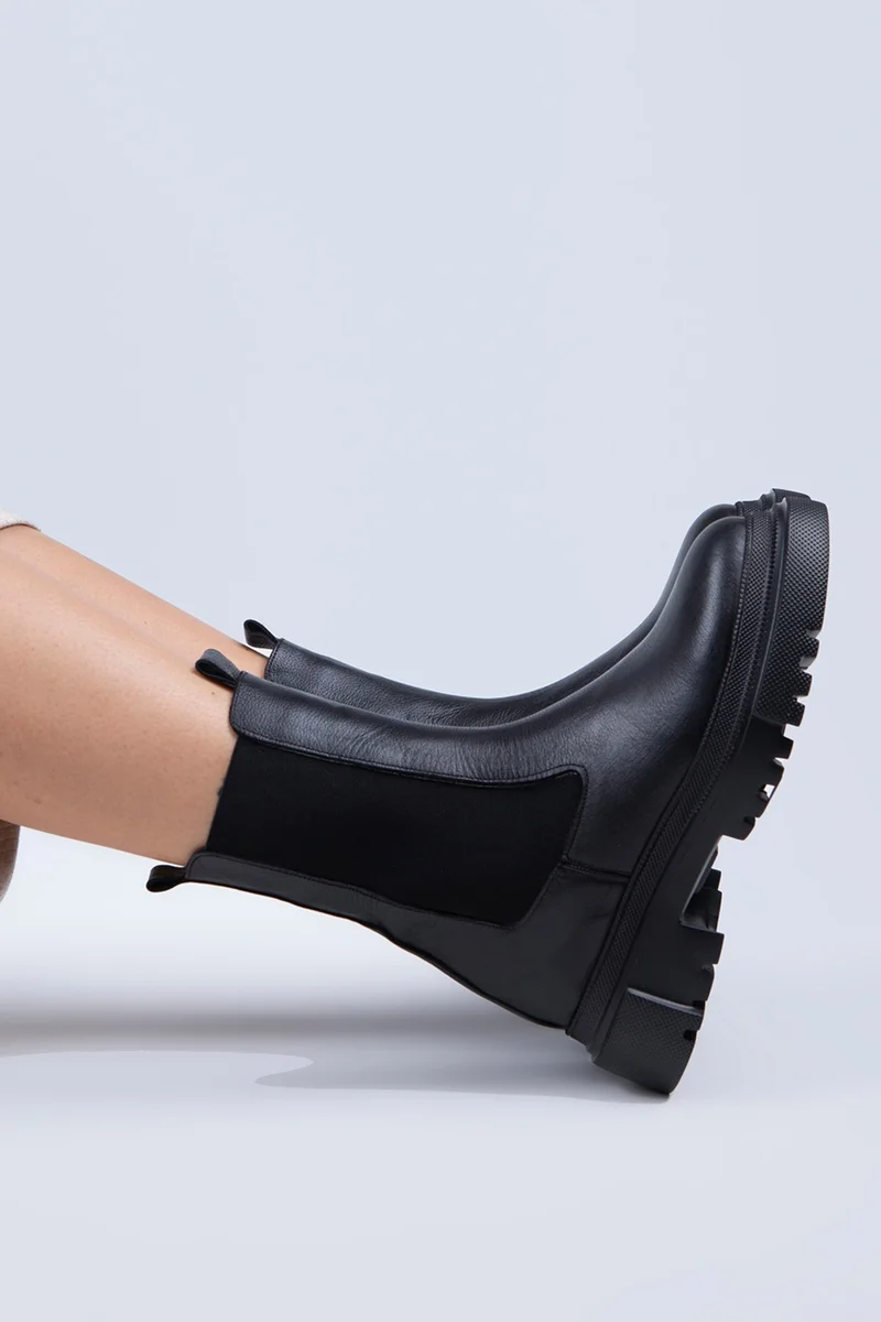 مانجيرو أحذية مانييرو جيتانا النسائية السوداء المصنوعة من الجلد الطبيعي والمطاطية ذات الوجهين