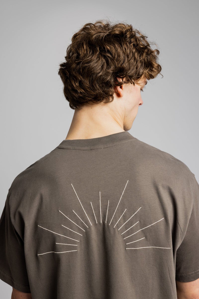 كاتش تي شيرت مطرز - Image 5