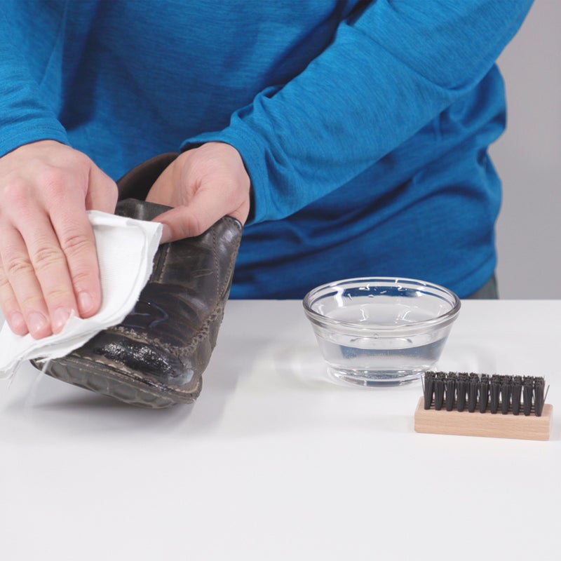 Gear Aid GEAR AID Revivex Leather Shoe and Boot Cleaner and Conditioning Kit, Restore Your Sneakers, Work and Hiking Boots, Includes Soap, Water Repellent, Brush to Remove Dirt, Cleaning Cloth, 1 Pack  - Image 4