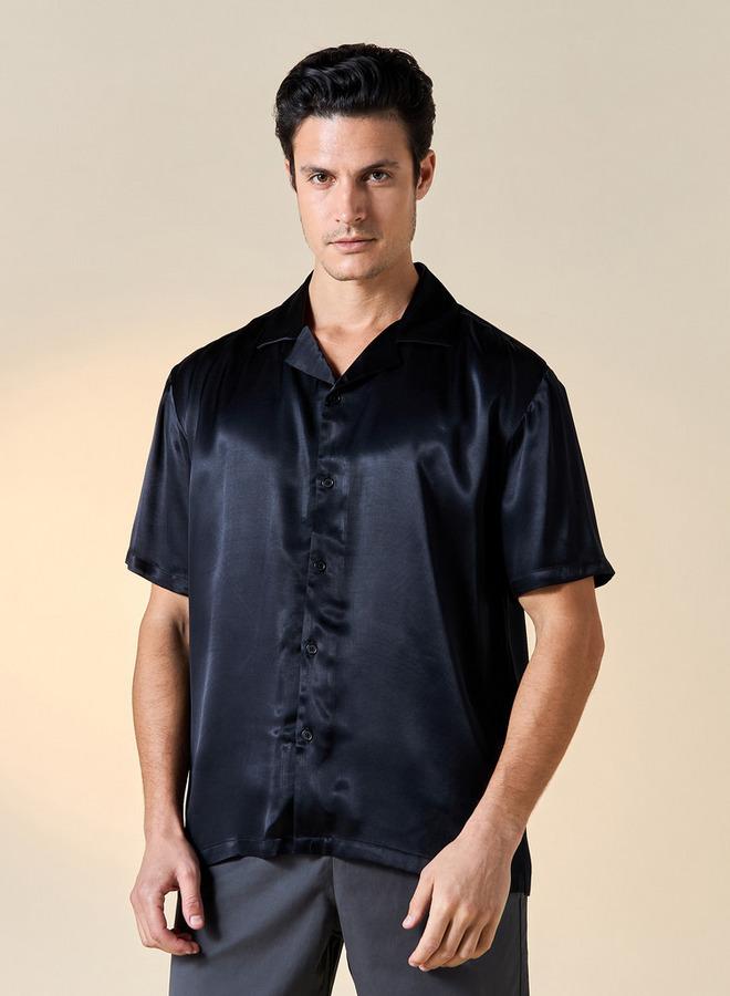 ايكونيك قميص كلاسيكي بقصة عادية وياقة كامب وأكمام قصيرة - Image 1