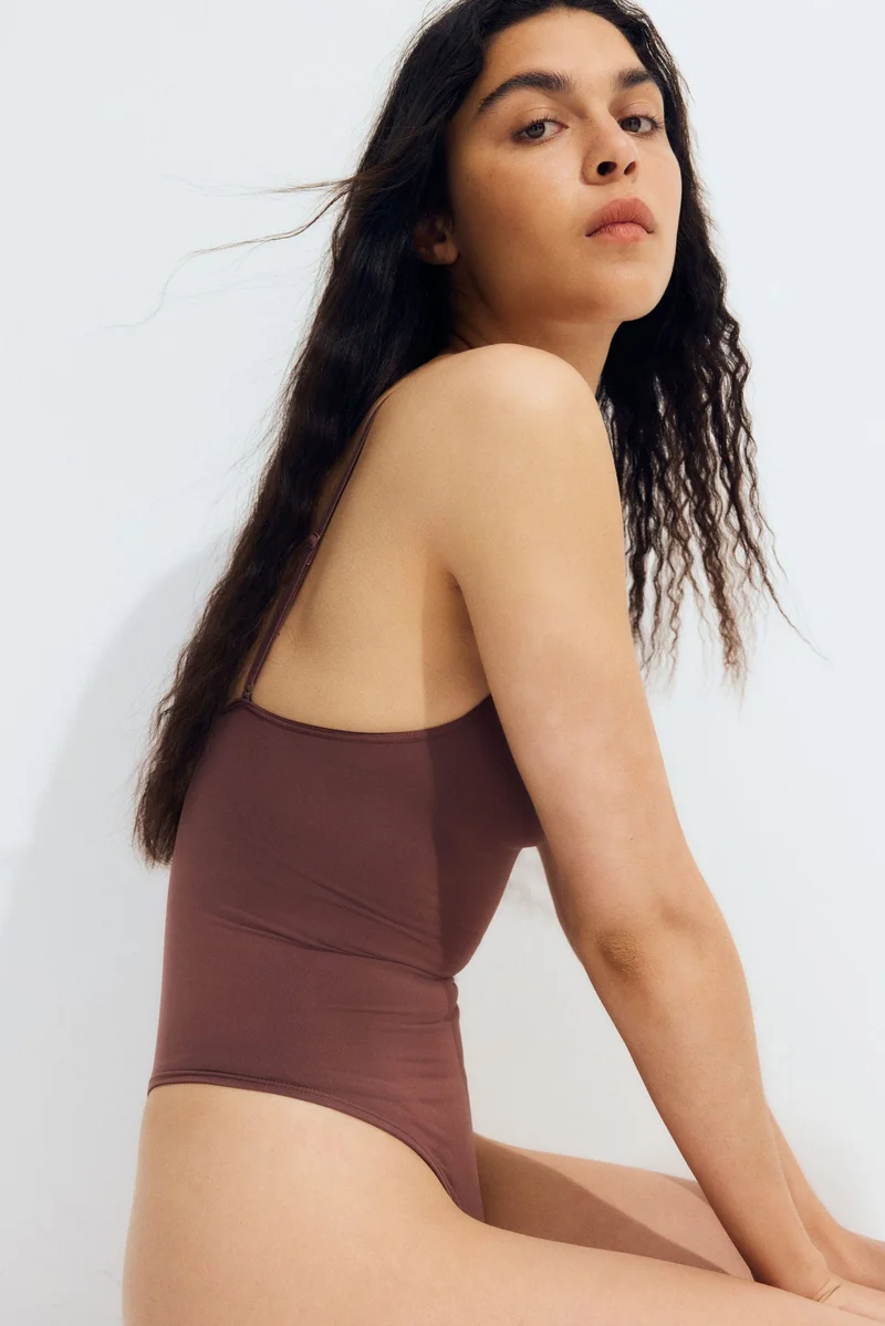 H&M Stretchy &amp; sculpting firm shape thong body