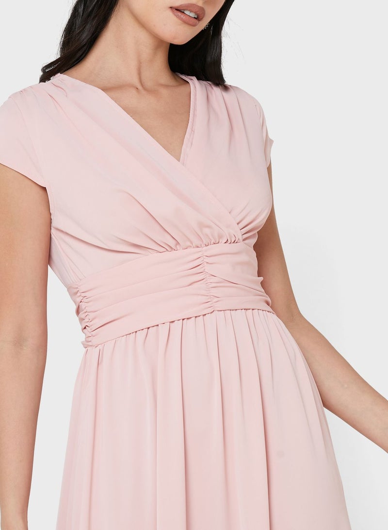 خزانة فستان بخصر مزموم وتنورة واسعة - Image 3