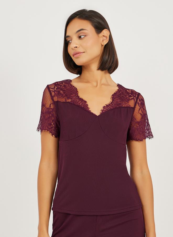 ستايلي طقم بيجامة وتوب بتفاصيل دانتيل واسعة - Image 2