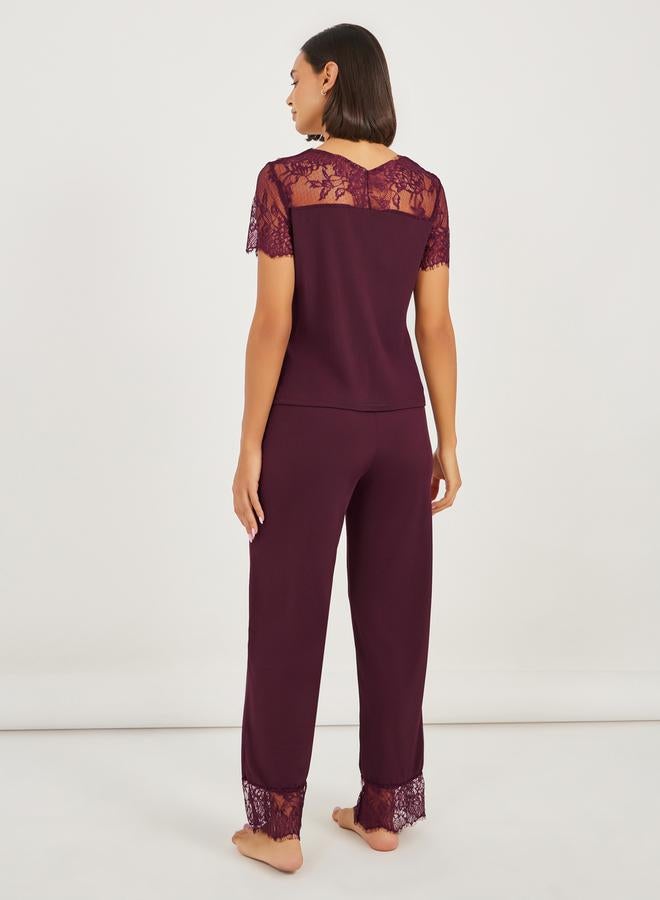 ستايلي طقم بيجامة وتوب بتفاصيل دانتيل واسعة - Image 5