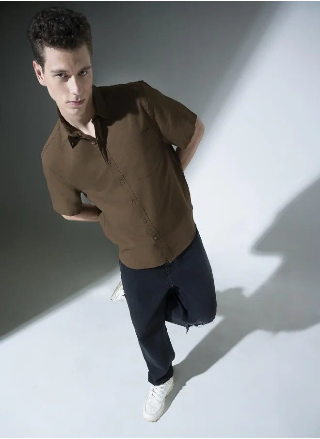 Hubberholme Men's Brown 100% Cotton Solid Button Down Relaxed Fit Shirt