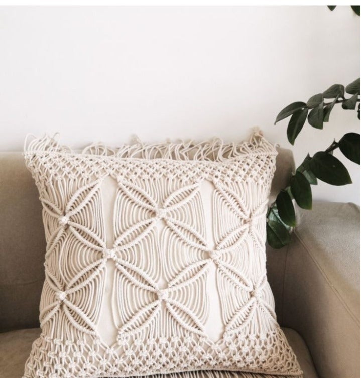 HMK CRAFTS كوشن مكرمية يدوية - فخامة التفاصيل العصرية - Image 1
