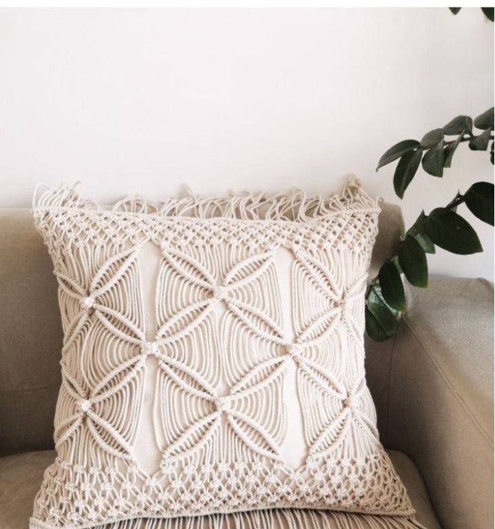 HMK CRAFTS كوشن مكرمية يدوية - فخامة التفاصيل العصرية - Image 2
