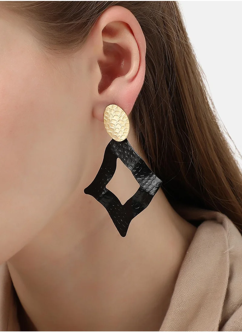 SOHI Casual Drop Earrings