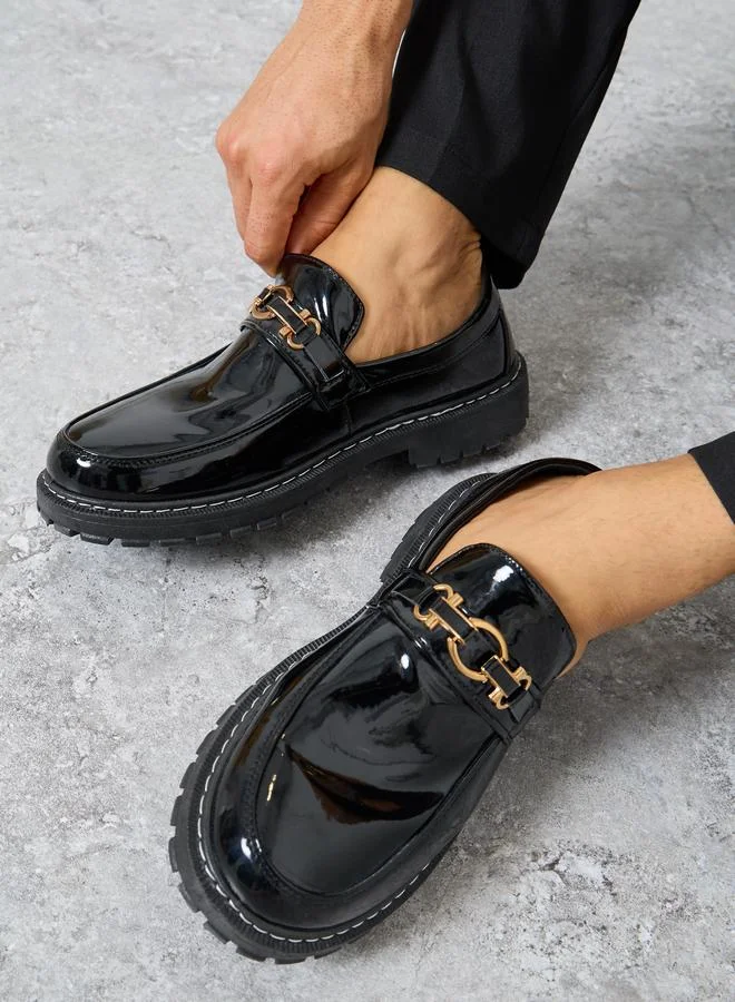 Styli Men Patent Buckle Decor Loafers