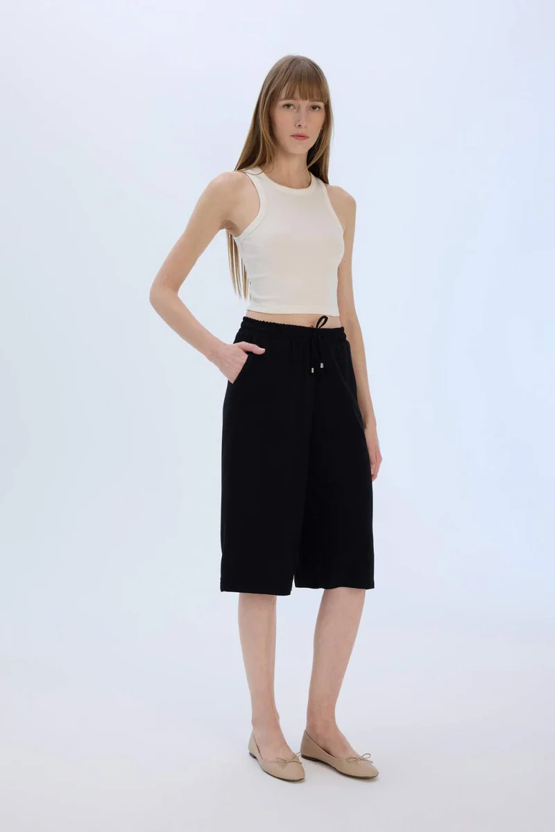 ديفاكتو High Waist Crop Fit Belmando Capri