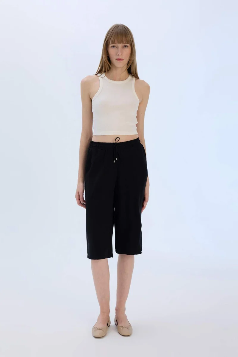 ديفاكتو High Waist Crop Fit Belmando Capri