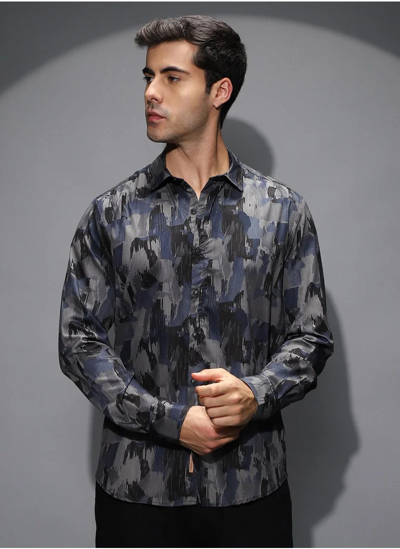 كامبوس سوترا Men's Blue & Black Fray-Stroke Imprint Shirt For Casual Wear | Spread Collar | Long Cuffed Sleeves | Button Closure | Shirt Shirt Crafted With Comfort Fit For Everyday Wear