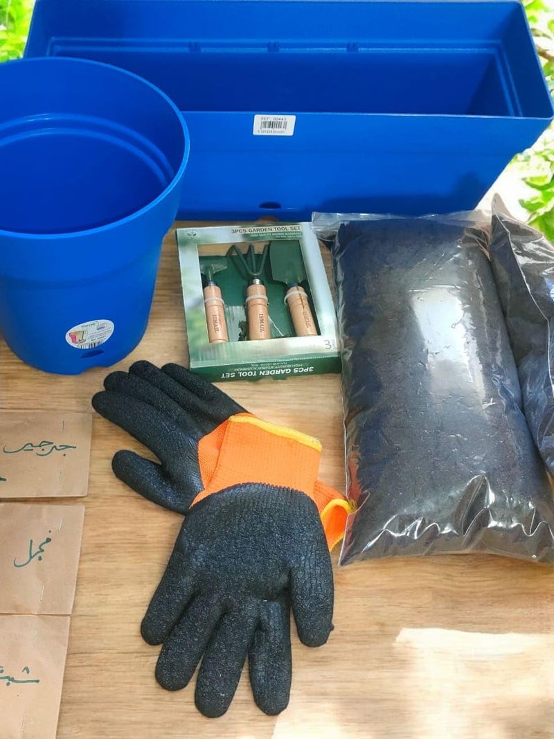 Gardening Tools Set Blue Plastic Planter Containers Orange And Black Garden Gloves With Wooden Hand Tools For Home Garden Use - Image 4