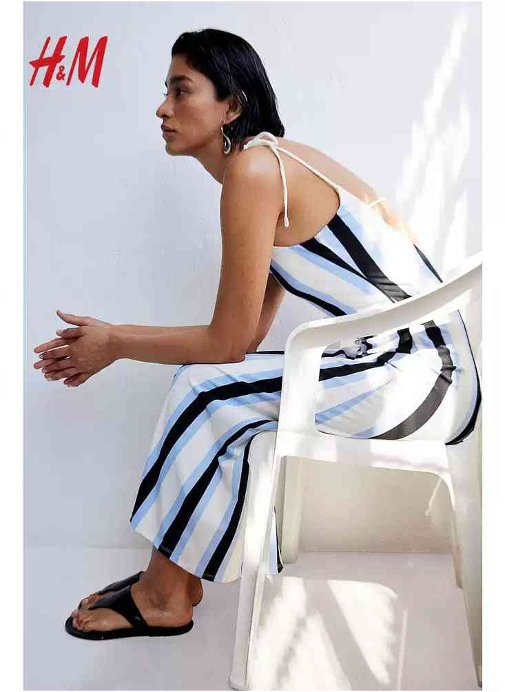 H and M - HM Women's New Loose Lightweight Comfortable And Fashionable Dress - Image 1
