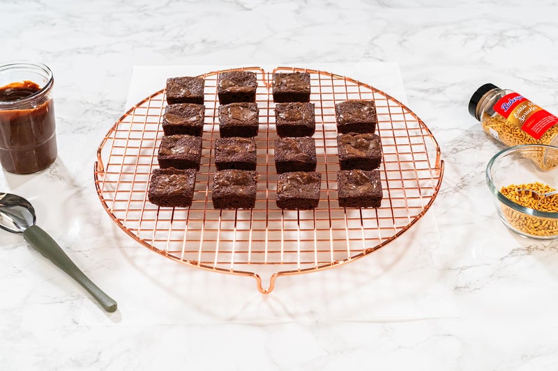 Bakerpan Silicone Brownie Mold for Baking, Individual Bite Size 1.5 Inch Brownie Squares, Silicone Brownie Pan with dividers, 15 Cavities - Set of 2 - Image 4