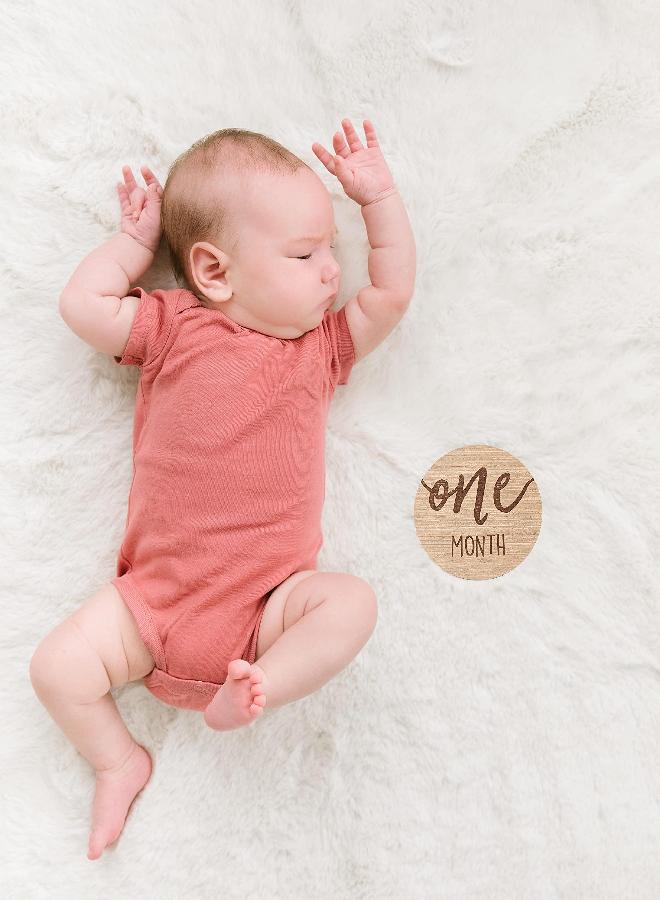 Kate & Milo Kate & Milo Baby Monthly Milestone Marker Discs, Reversible Photo Props, Baby Growth and Pregnancy Growth Cards, 1-12 Months, Wooden  - Image 4