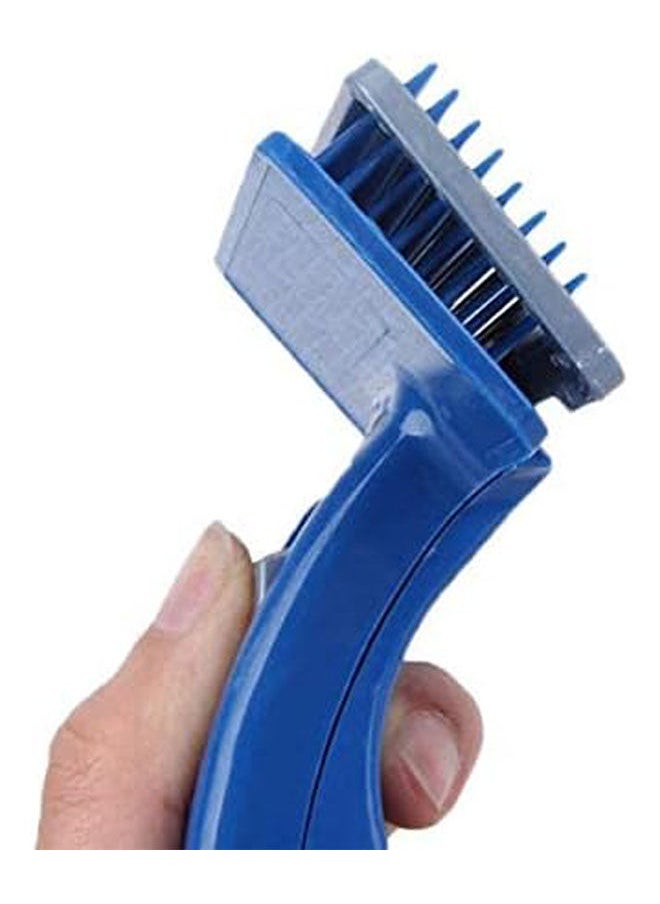 Golden Arrows - Cleaning Self Grooming Brush For Cats - 130 Grams - Image 1