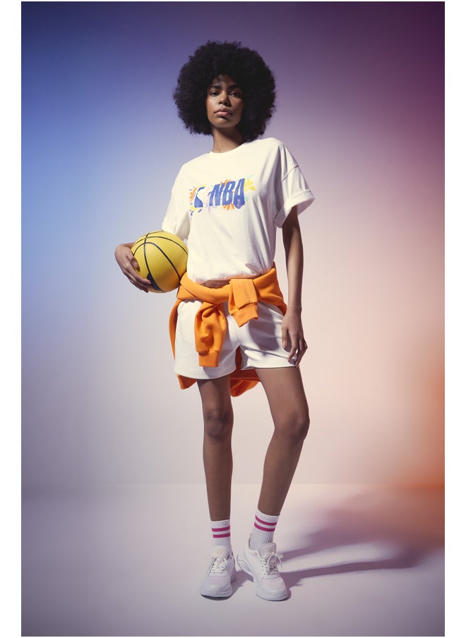 DeFacto - Woman Oversize Fit-Nba Crew Neck Knitted Short Sleeve T-Shirt - Image 1