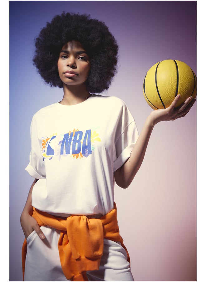 DeFacto - Woman Oversize Fit-Nba Crew Neck Knitted Short Sleeve T-Shirt - Image 1