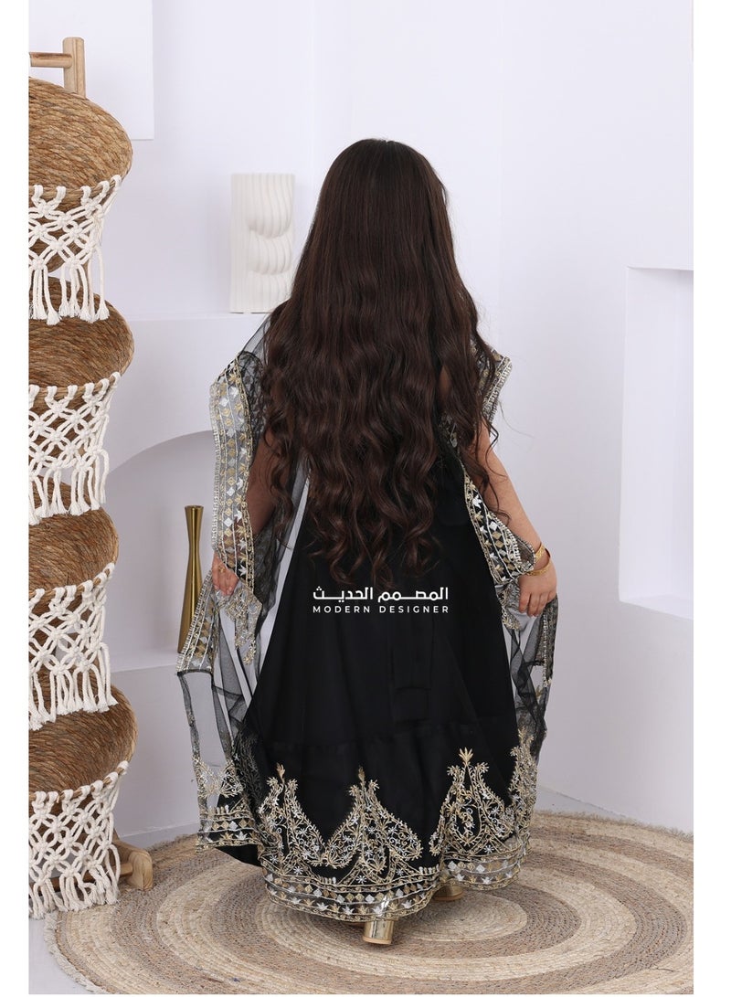 مودرن ديزاين جلابية بناتي فخمة تألقي بإطلالة راقية ومميزة لطفلتك تتميز الجلابية ببشت أنيق - Image 2