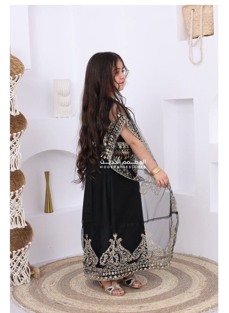 مودرن ديزاين جلابية بناتي فخمة تألقي بإطلالة راقية ومميزة لطفلتك تتميز الجلابية ببشت أنيق - Image 3