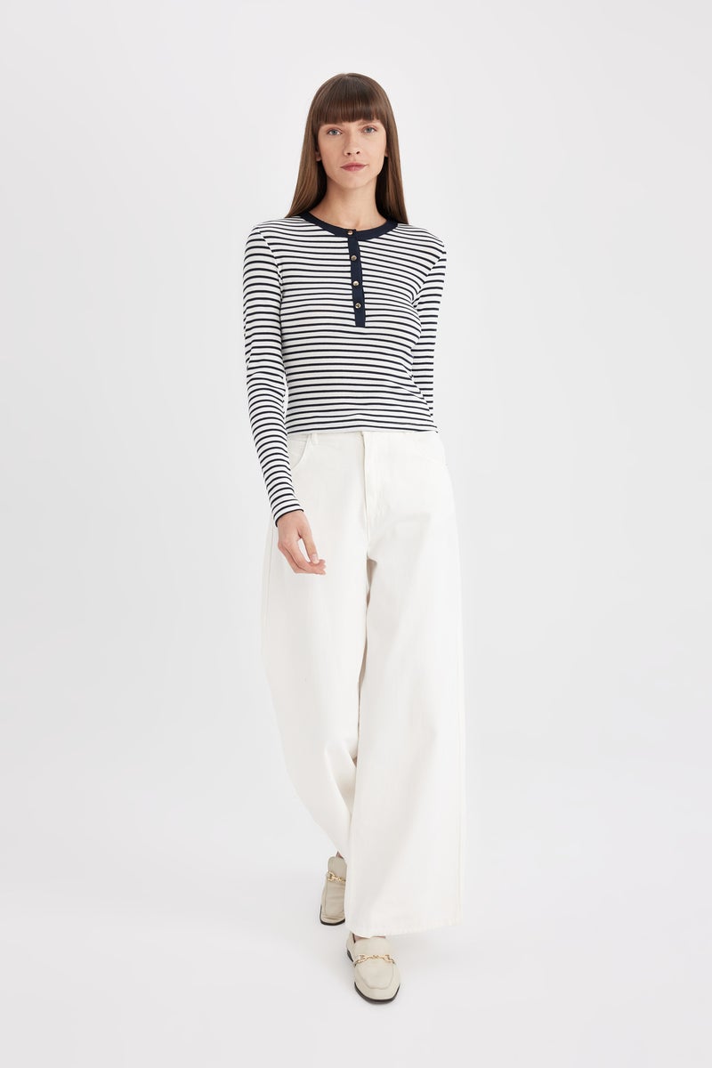 DeFacto Woman Slim Fit Crew Neck Striped Corduroy Buttoned T-Shirt - Image 4