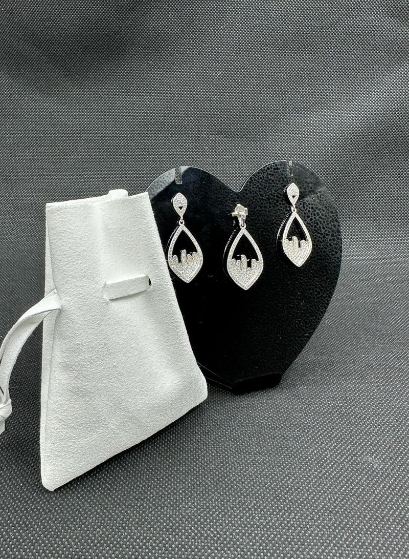Oval Shape Zircon Necklace – Elegant Zircon Pendant for Women - Image 1