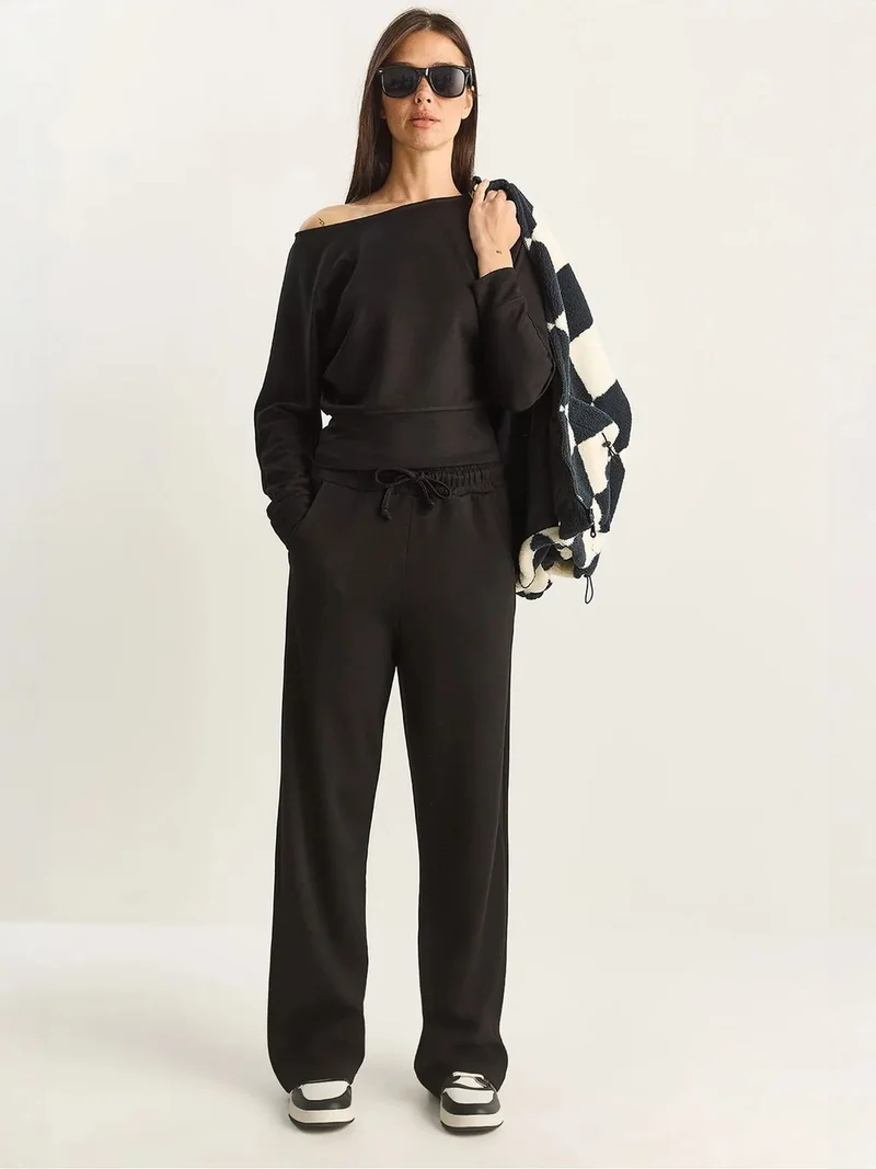 Bianco Lucci LUCCI Asymmetrical Collar Knitted High Waist Two-Piece Set