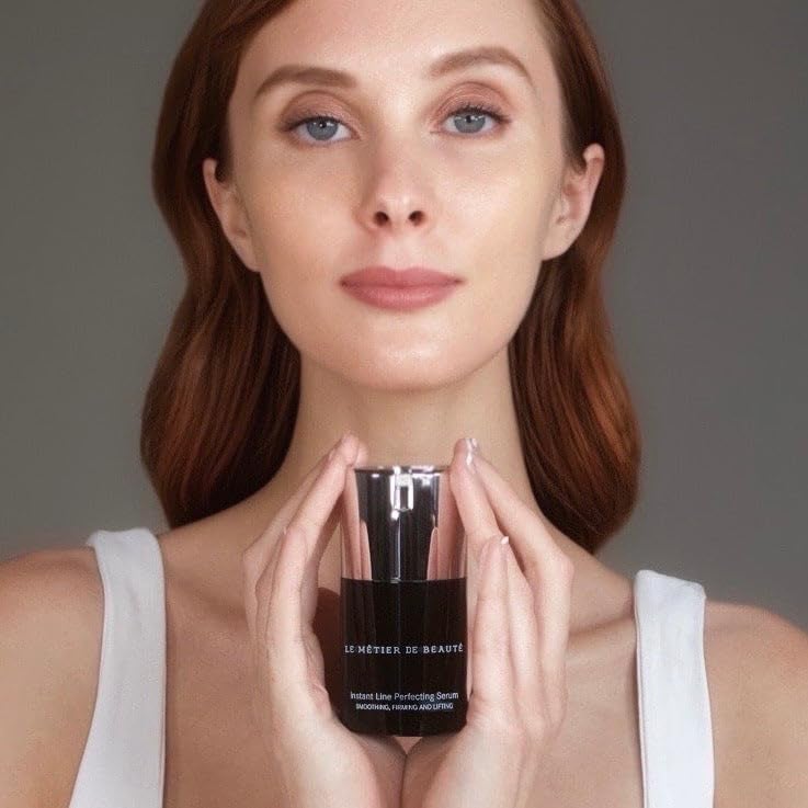 Le Metier De Beaute MTIER Instant Line Perfecting Serum for Smoother Youthful Skin AntiWrinkle Eye Serum Unisex 10 fl oz - Image 4