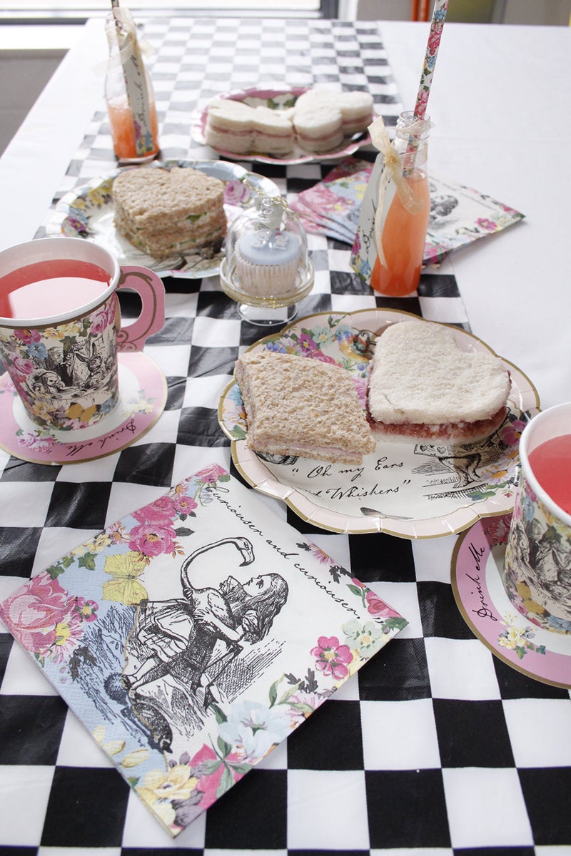 Talking Tables 20 X Alice in Wonderland Disposable Napkins Mad Hatter Afternoon Tea Party Serviettes for Table Decorations Onederland Birthday, Motherâ€™s Day Baby Shower, Decoupage - Image 5