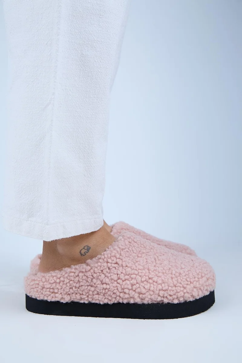 مانجيرو شباشب نسائية من ماركة تيدي سابو ذات نعل سميك من ماركة مانجر (أورلينا) باللون الوردي الفاتح