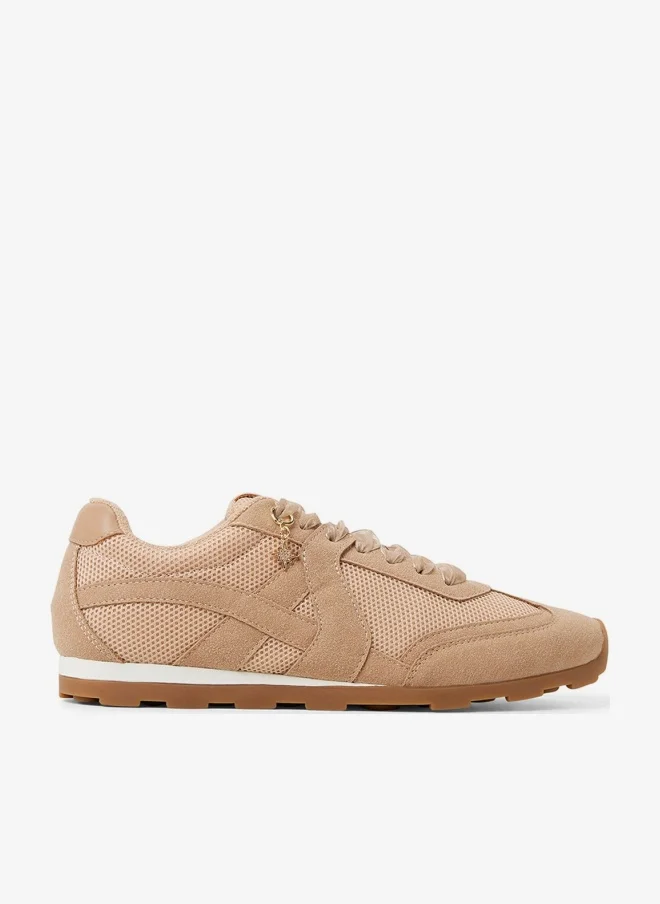 Maevyn Low Top Sneakers