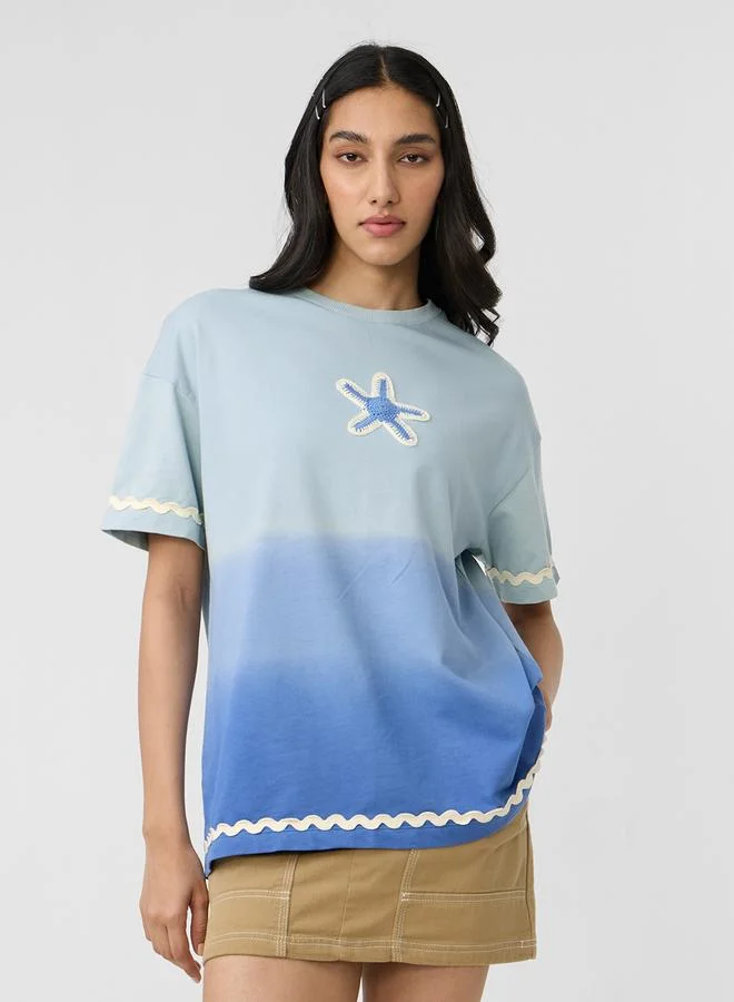 ذا سوليد ستور تيشيرت بمظهر أومبري وقصة واسعة