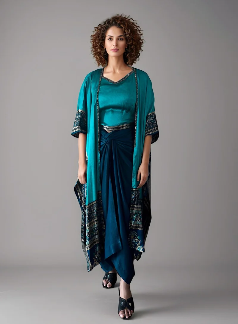 ECSTACY 3 Piece Cape Set