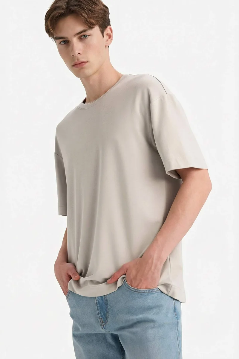 ديفاكتو Boxy Fit Crew Neck Short Sleeve T-Shirt