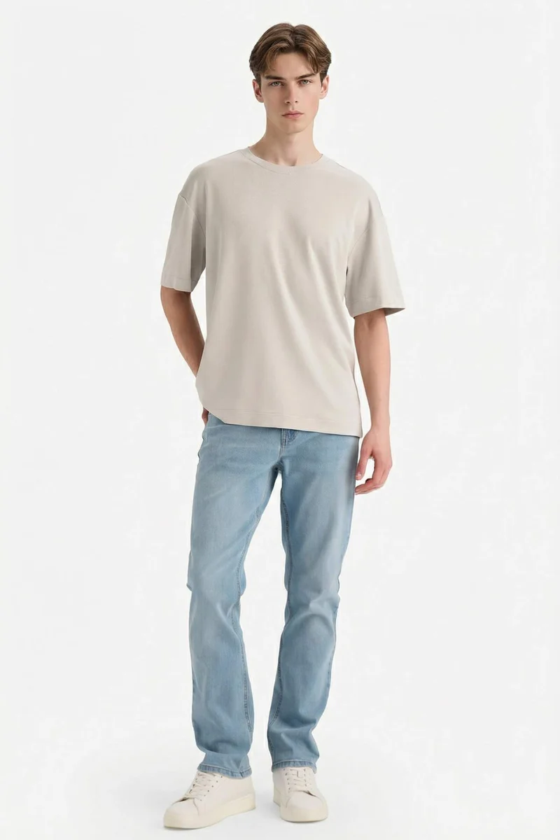 ديفاكتو Boxy Fit Crew Neck Short Sleeve T-Shirt