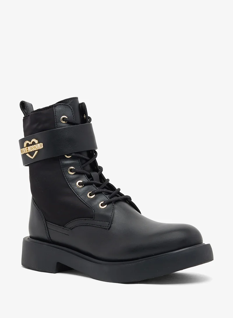 لوف موسكينو Close toe ankle boots