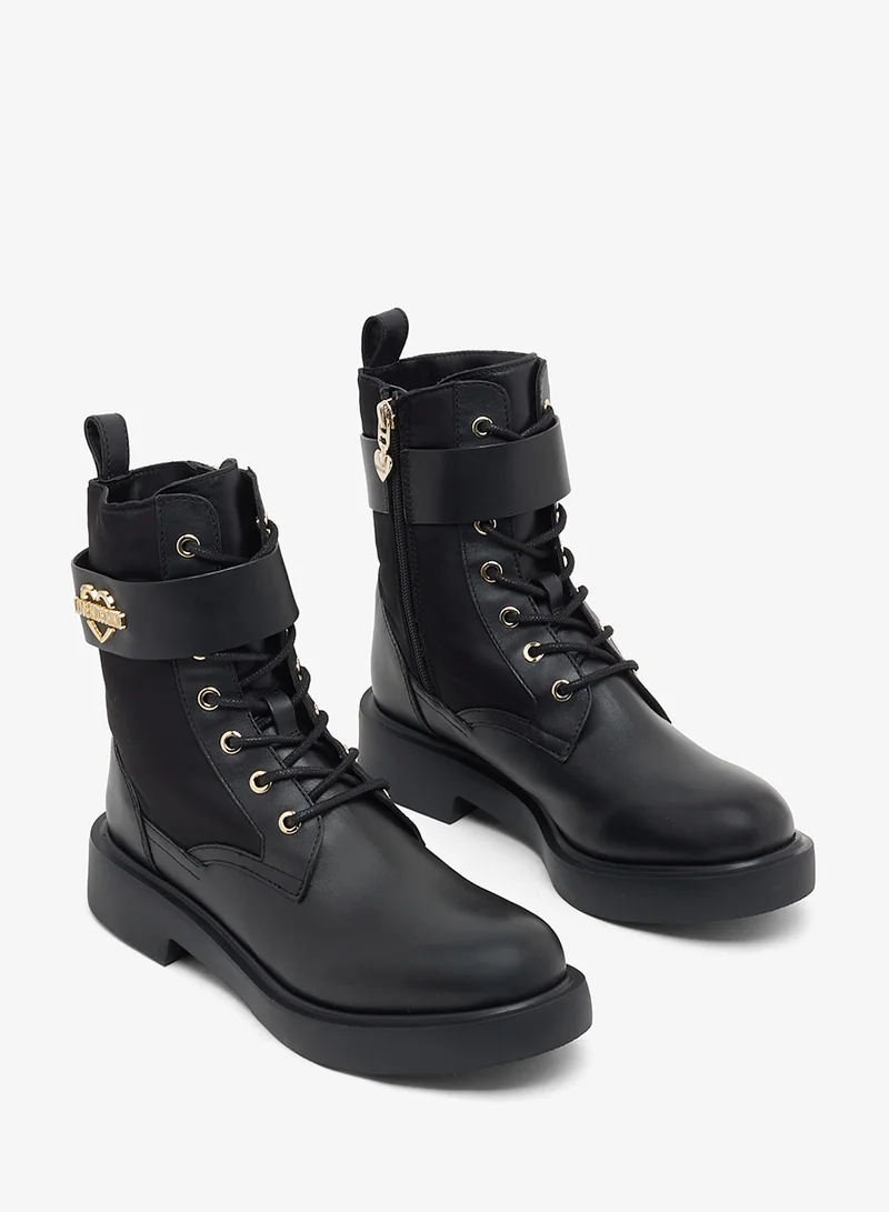 لوف موسكينو Close toe ankle boots