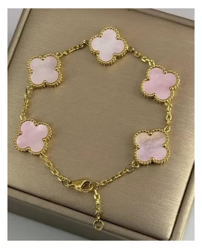 Luxuria 18K Gold Plated Stainless Steel Fashion Luxury Clover Design Pendant Necklace for Women Gift - Image 1